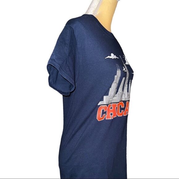 Nwot! Blue Chicago T-shirt with skyline! - Picture 3 of 6
